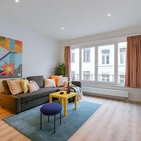 Colorful Pop Apartment In The Heart Of Антверпен Екстериор снимка