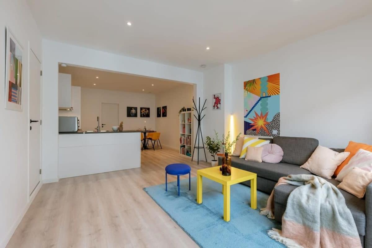 Colorful Pop Apartment In The Heart Of Антверпен Екстериор снимка