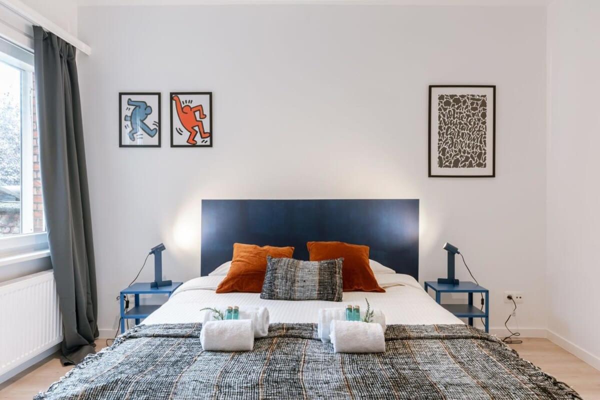 Colorful Pop Apartment In The Heart Of Антверпен Екстериор снимка