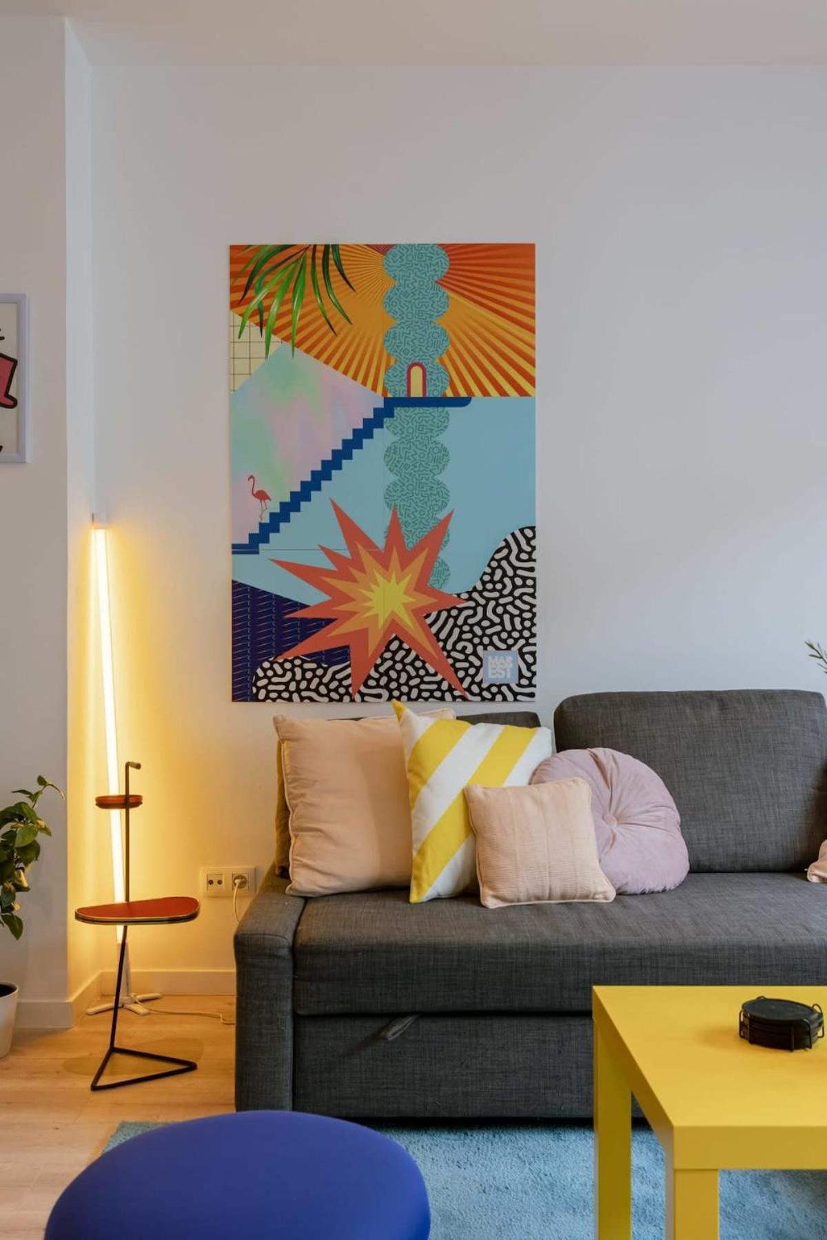 Colorful Pop Apartment In The Heart Of Антверпен Екстериор снимка